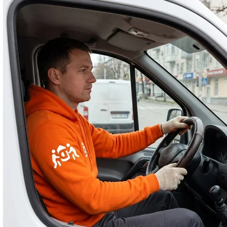 Lucru șofer cu mașină proprie (bus) în Chișinău